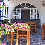 Otel Adamastos