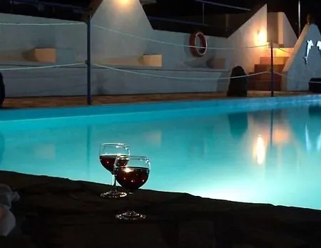 Adamastos Hotell 3*