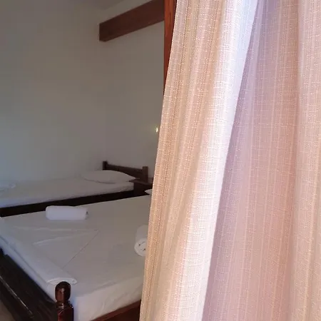 Adamastos Hotell